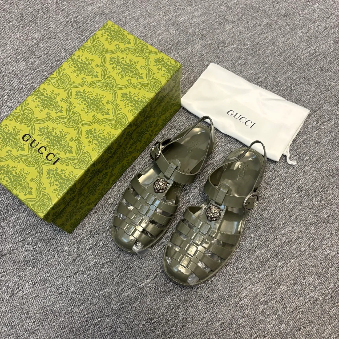 Men's shoes: 260💰[Gucci] sandals, counter quality, top-quality original items, real photos! Original T men's shoes 💰PU material, fine workmanship, comfortable; genuine 1:1 replica Size: 36 ~ 46